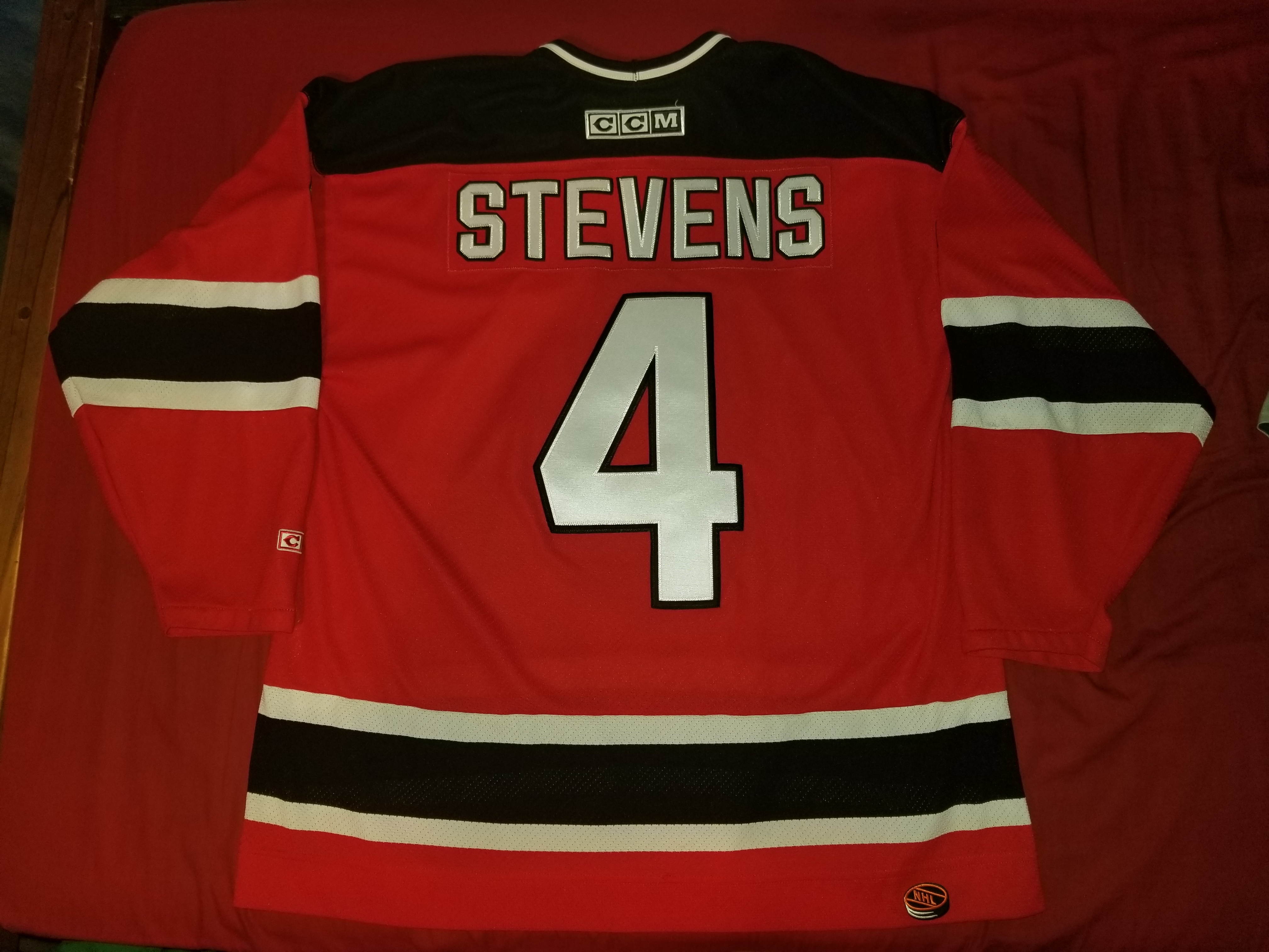 Devils Home Red Stevens 2004 Back