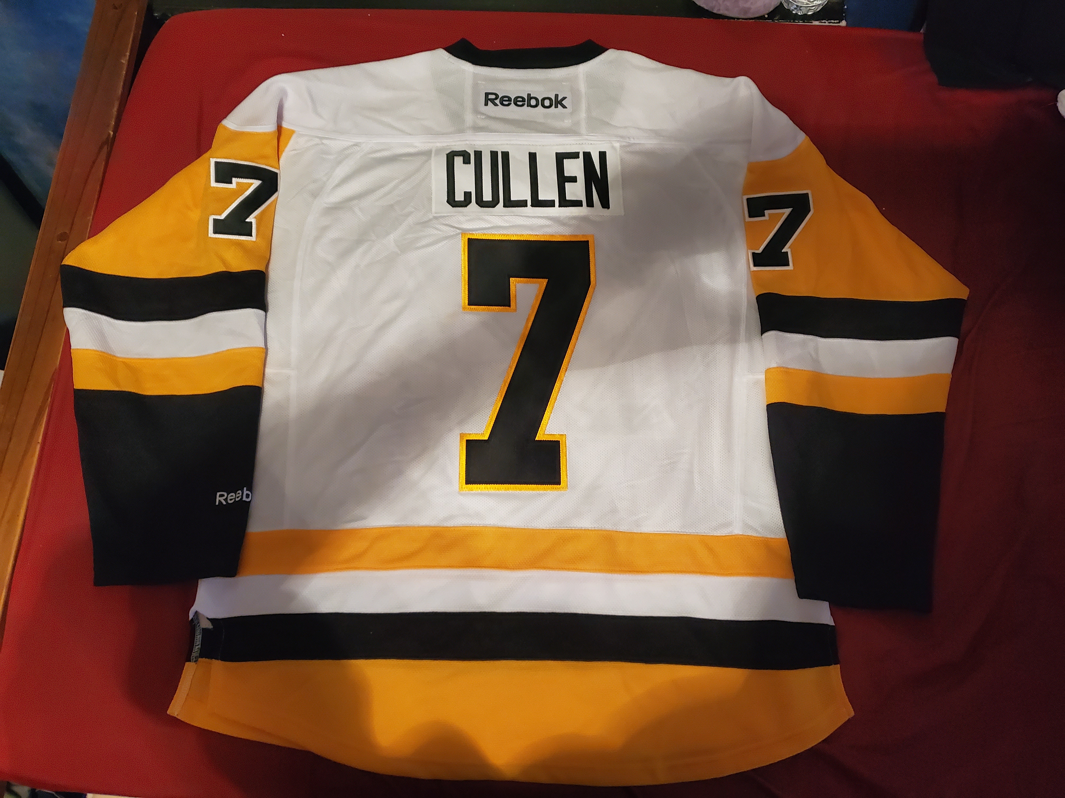 Penguins Cullen Back